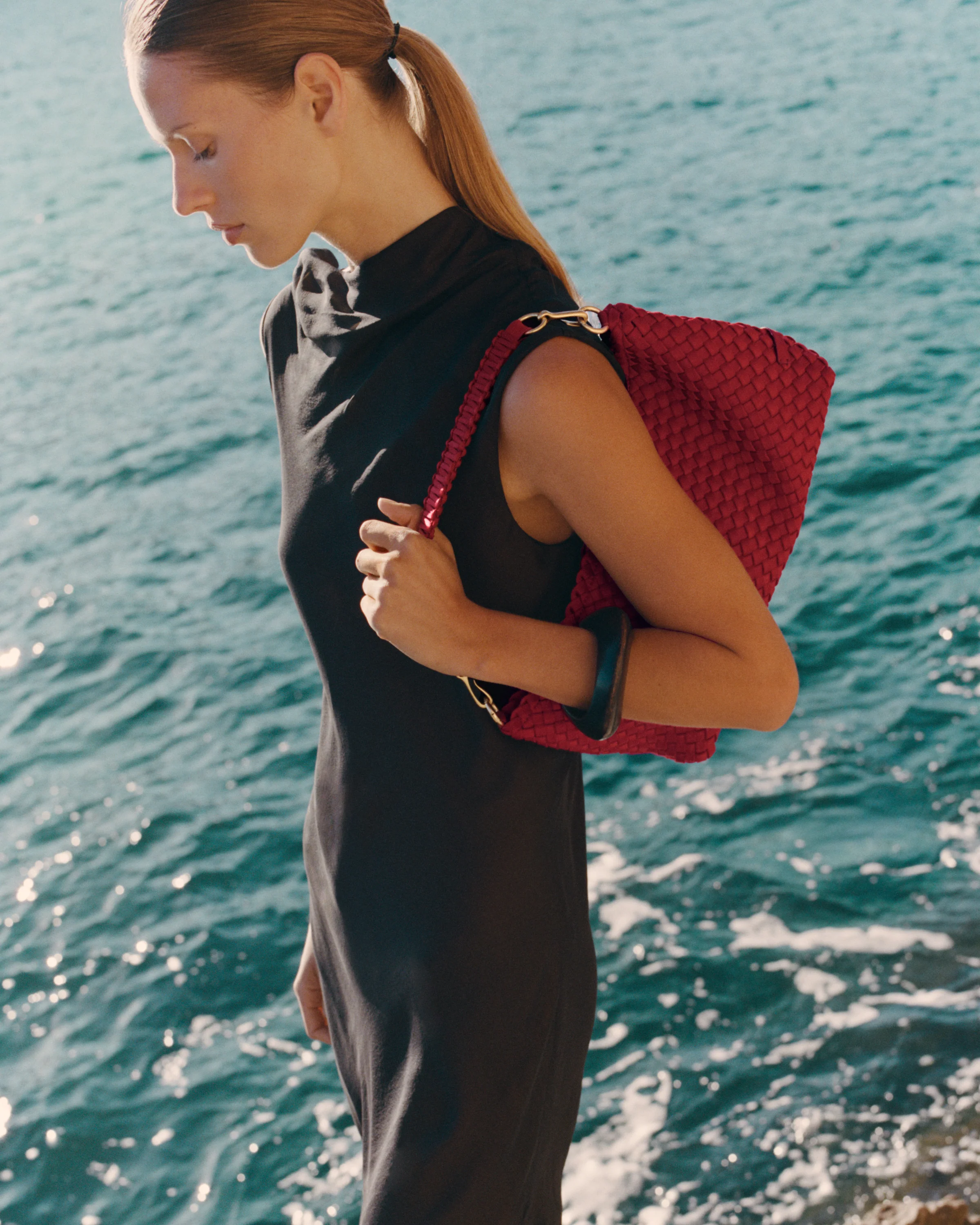 Porto Small Half-Moon Bag | Rosso - Image 4